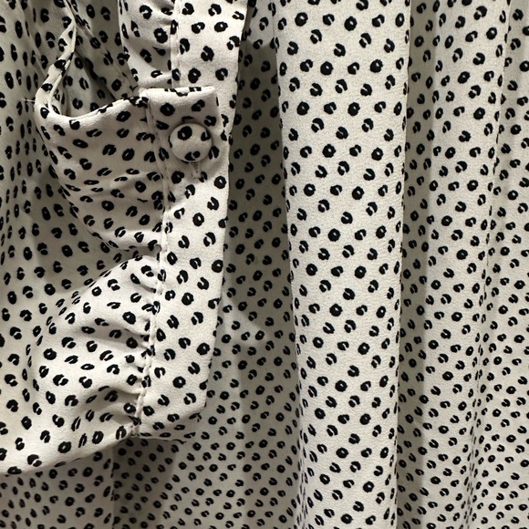 Rose and Olive 1X black and white blouse - Picture 5 of 5